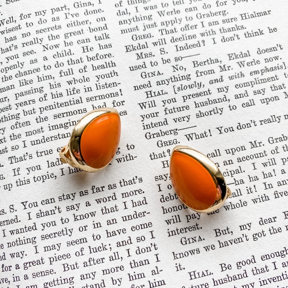 Retro 1990s Tiger Orange Teardrop Clip Earrings